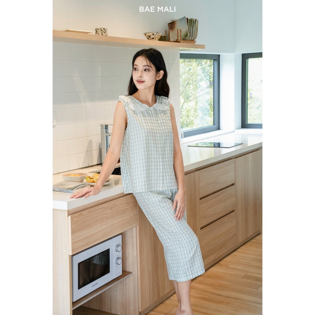 BAE MALI - SP843 เสื้อกล้ามลายทางลายตารางคอปกลูกไม้และกางเกงขาสั้น