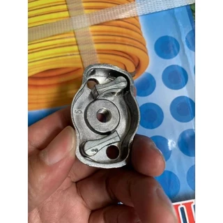 J79 0แพ็ค1ชิ้น เบ้าเขี้ยวสตาร์ท,เขี้ยวสตาร์ท เครื่องตัดหญ้า 260,​ 767, 328 ,g5k ,3WFดึงเบามีเนียม