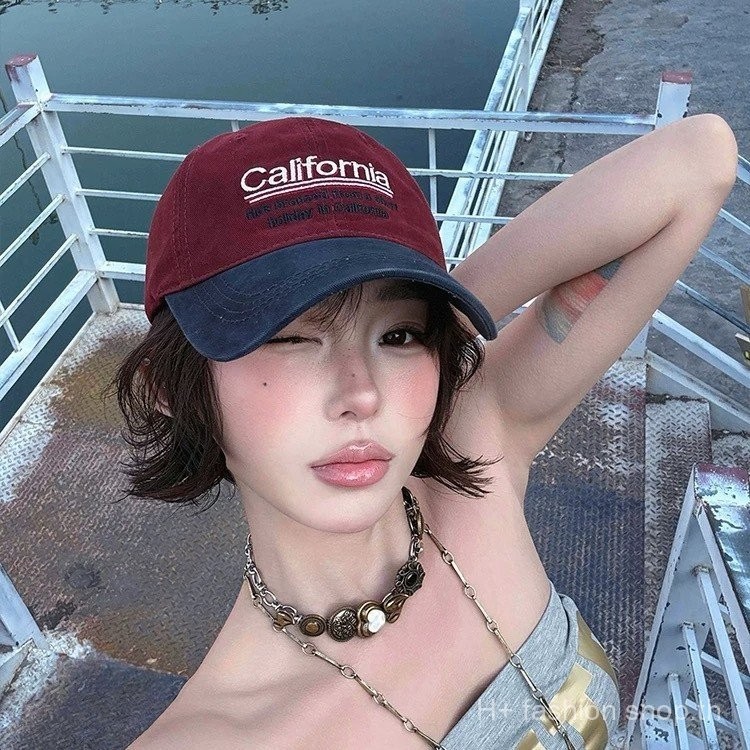 หมวกเบสบอลผู้หญิงย้อนยุคสีจับคู่ ทำจากผ้ายีนส์ กว้างขอบลึก สวมใส่สบาย