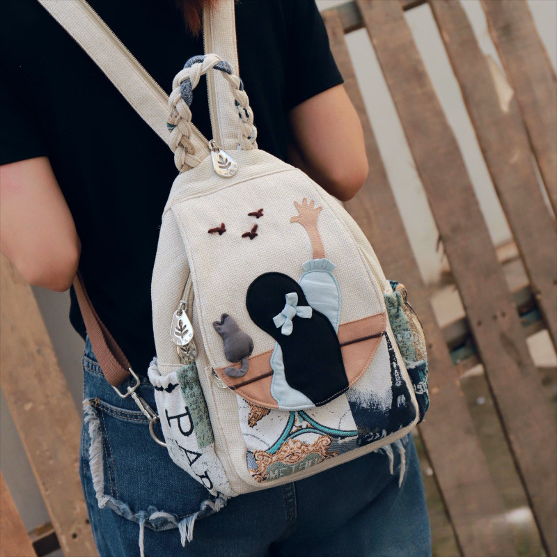 กระเป๋าเป้สะพายหลังเย็บปักถักร้อยสาวการ์ตูนสไตล์จีน | Artistic Linen - Blend Handmade Bagpack