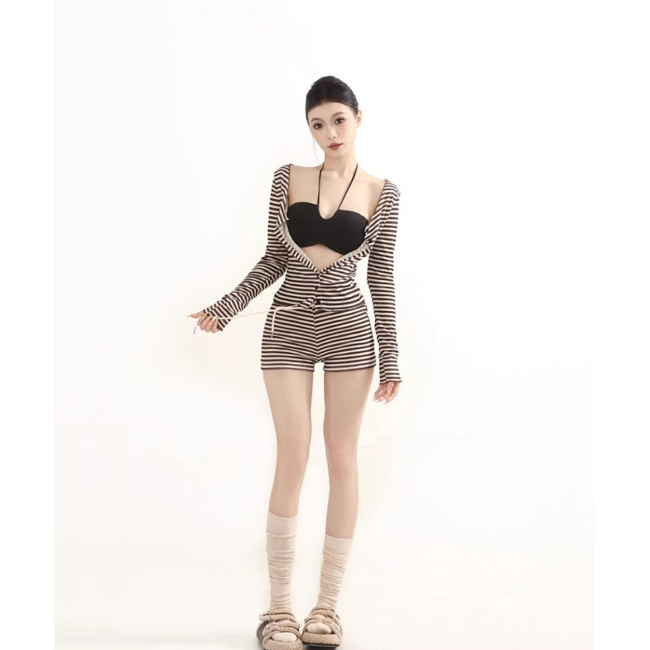 ชุดเซ็ต2ชิ้น เสื้อแขนยาว สีน้ำตาล ลายทาง กระดุมหน้าจริง + กางเกงขาสั้นเอวเชือกรูด ผ้านุ่ม #1342 - รูปที่ 3