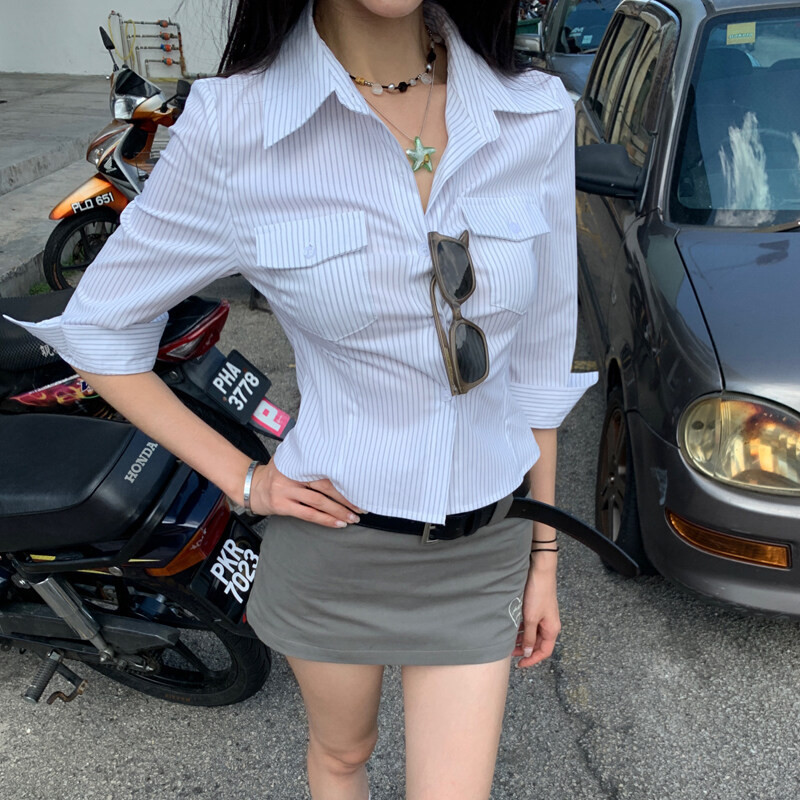 ❣Fortunee ❣กระโปรงกางเกงสั้นเอวต่ำเข้ารูป ปักลายหัวใจ+เสื้อเชิ้ตลายทาง ใส่ไปทำงานได้ สไตล์เซ็กซี่