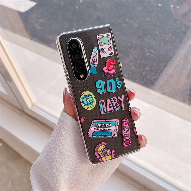 สําหรับ Samsung Galaxy Z Fold 3, Z Fold 4, Z Fold 5, Z Fold 6, เคสโทรศัพท์แบบพับได้รูปแบบฉลาก Nostalgic, PC คุณภาพสูงโปร่งใสฮาร์ดฝาครอบป้องกัน ราคา ถูกที่สุด ดีลบีเคเค แกลเลอรีภาพที่ 5