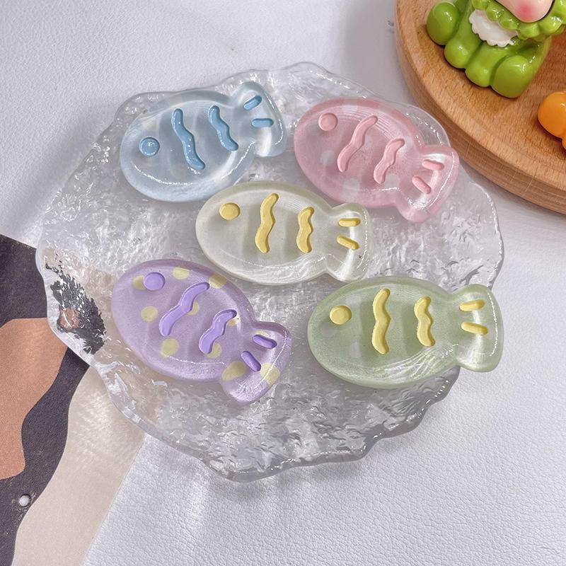 โปร่งใสปลาน้อยรองเท้า Charm Croc Jibz DIY เรซิ่นที่มีสีสันอุปกรณ์เสริมรองเท้าเคสโทรศัพท์ Handmade กิ๊บติดผมขนาดเล็ก Patch Hole รองเท้าหัวเข็มขัดตกแต่ง