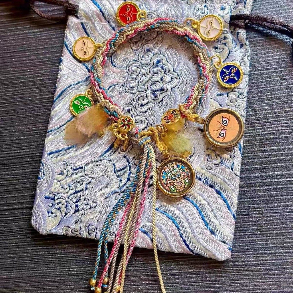 ของขวัญใหม่! มือถ่ายภาพลายไทยแท้ ทังกา ทิเบตห้าทาง เทพเจ้าแห่งความมั่งคั่ง พร้อมเชือกใหม่สําหรับปี 2026
西藏纯手工编织纯手绘扎基拉姆藏式五路财神唐卡轮回手绳转运20250709 - รูปที่ 2