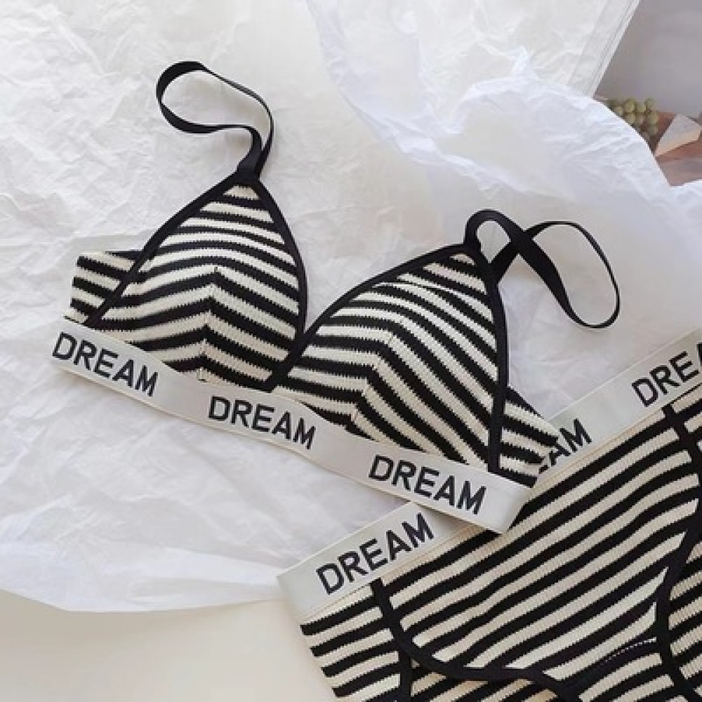 Thภาษาฝรั่งเศสคําลายสวยกลับ Underwired Bra ชุดชั้นในสตรีสีดําและสีขาวชุด GT L Shop Lzboi 4 th ✨augus