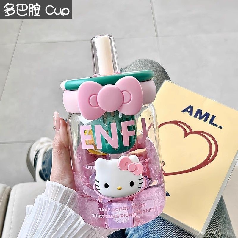 HelloKitty ถ้วยน้ําแก้วพร้อมฟางสาวชาสํานักงานมูลค่าสูงแยกน้ําถ้วยชาทนอุณหภูมิสูง dyu