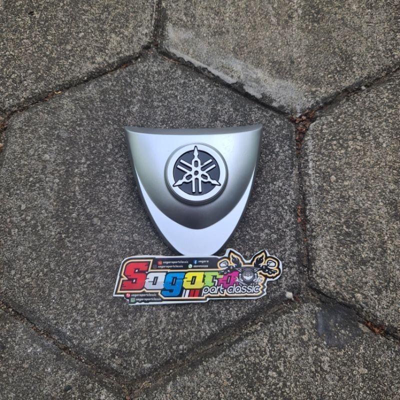 โลโก้เงินสัญลักษณ์แผงด้านหน้า Tie Yamaha Vega R F1ZR FIZR F1Z FIZ R By Mysha Store