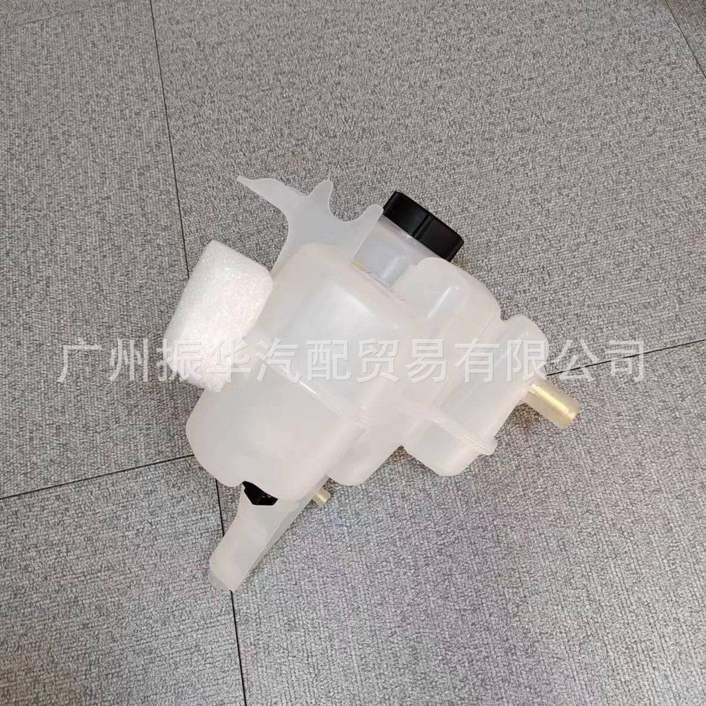 เหมาะสําหรับขวดน้ําขยายรถ Ford Mazda 1L8Z8A080BB AJ0315350H YL8Z8100AA สต็อกพร้อมคุณภาพสูง