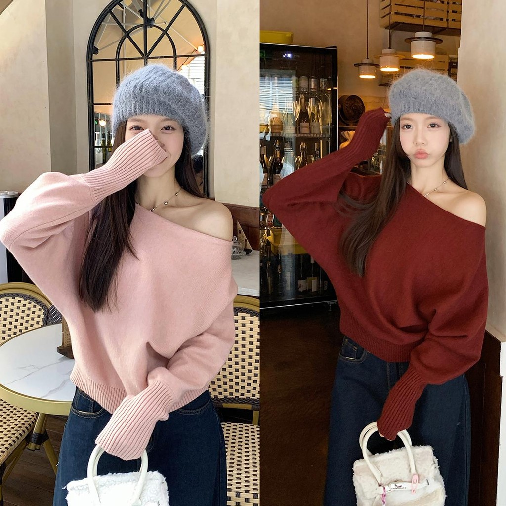 Chili Koko แขนค้างคาวแบบเปิดไหล่ เสื้อไหมพรมแขนยาวสีแดง ทรงหลวม เสื้อสวมหัวถักแบบเกาหลี D607