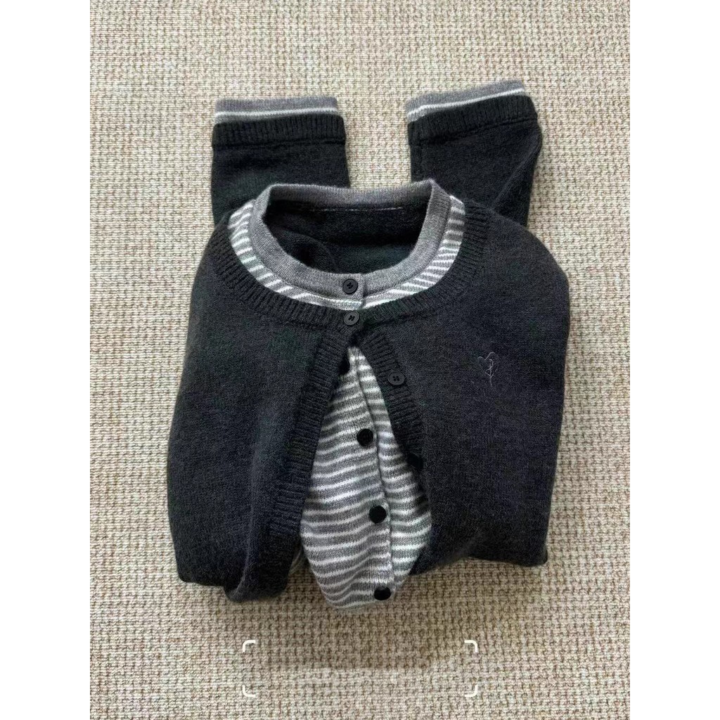 เสื้อคาร์ดิแกนคอล์มสำหรับฤดูใบไม้ร่วง ลายชั้นนำแบบเกาหลี สไตล์เฉพาะ เสื้อคลุมสองชิ้น