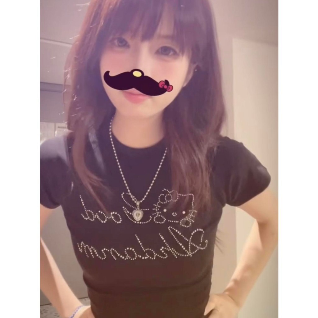 เสื้อยืดแขนสั้นคอวีทรงตรงลายแมวดำสำหรับผู้หญิงในช่วงฤดูร้อนที่ดูดีมีสไตล์สำหรับนักเรียนสาวสุดฮอต