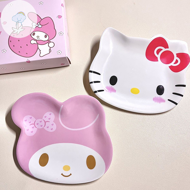 SANRIO สอง ซานริโอ อะนิเมะ ทํานอง บนโต๊ะอาหารการ์ตูนน่ารักผลไม้จานเค้กขนมขบเคี้ยวจานบ้านจานรับประทานอาหารครัวขนมเครื่องมือ ไทย