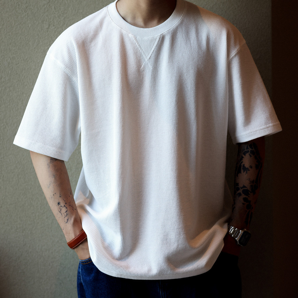 อเมริกันสบายๆวาฟเฟิลแขนสั้นเสื้อยืดผู้ชายต่อต้านริ้วรอยเนื้อหลวมที่เรียบง่ายรอบคอวางไหล่
