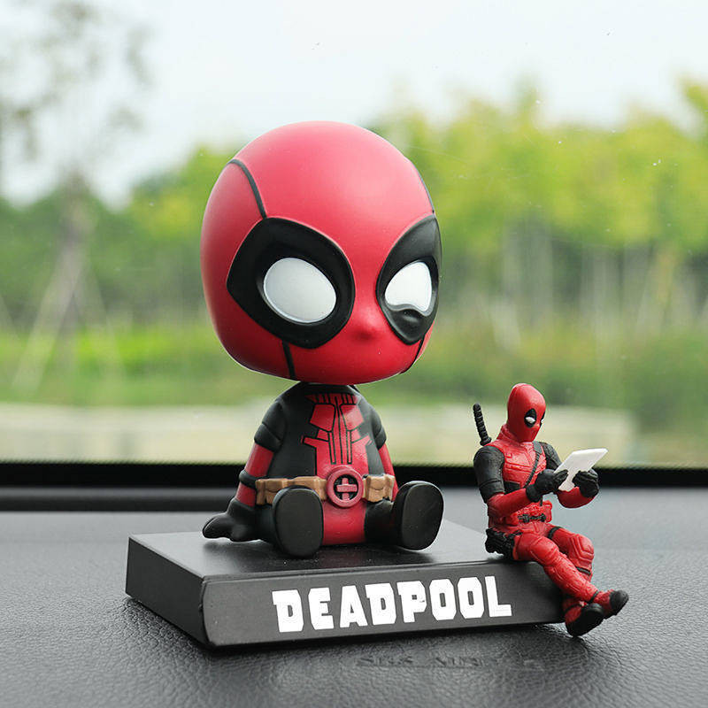 2024 ใหม่ Hot The Avengers Deadpool รถโต๊ะเครื่องประดับตุ๊กตา Auto ภายใน Kawaii Bobble หัวเขย่าหัวของเล่นเด็ก