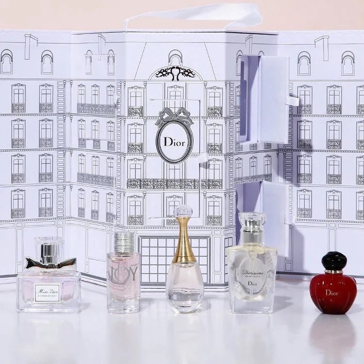 ของแท้ นํ้าหอมผู้หญิงDior Castle น้ำหอมดิออร์ชุดเซ็ทของขวัญปราสาท 5 ชิ้น 5 กลิ่น 5mL-7.5mL สินค้าพร้