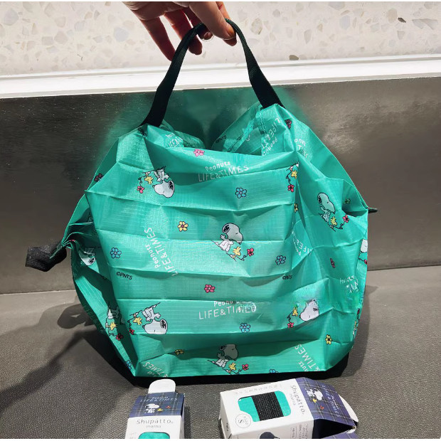 กระเป๋าช้อปปิ้งพร้อมสต็อกญี่ปุ่น Snoopy Co-Branded Tote Bag Light แบบพกพาเป็นมิตรกับสิ่งแวดล้อมพับเก็บ