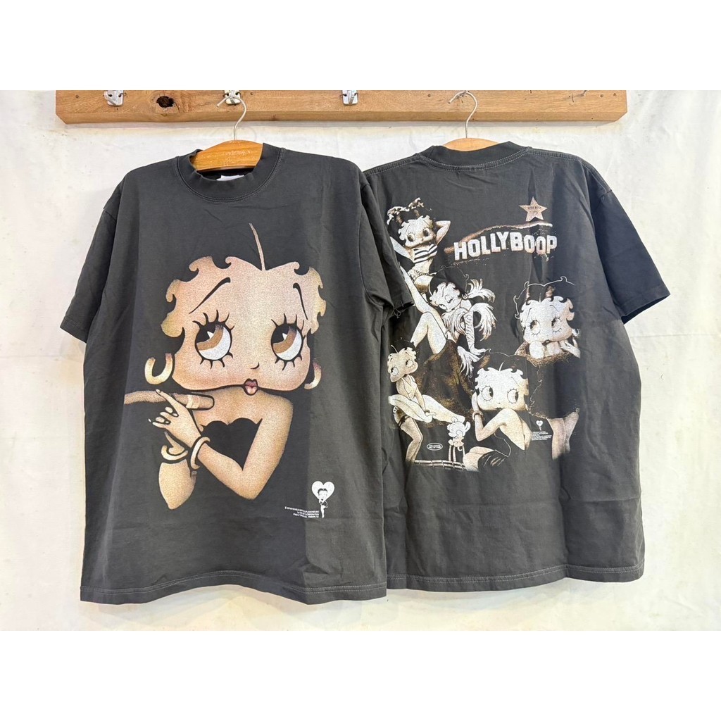 COD✅ (จัดส่งในกรุงเทพฯ) MAO Shop เสื้อลาย เบ็ตตี้Hollyน้ำตาล เสื้อยืดผู้หญิงผ้าฝ้าย 100% เสื้อหวานๆ เสื้อน่ารัก