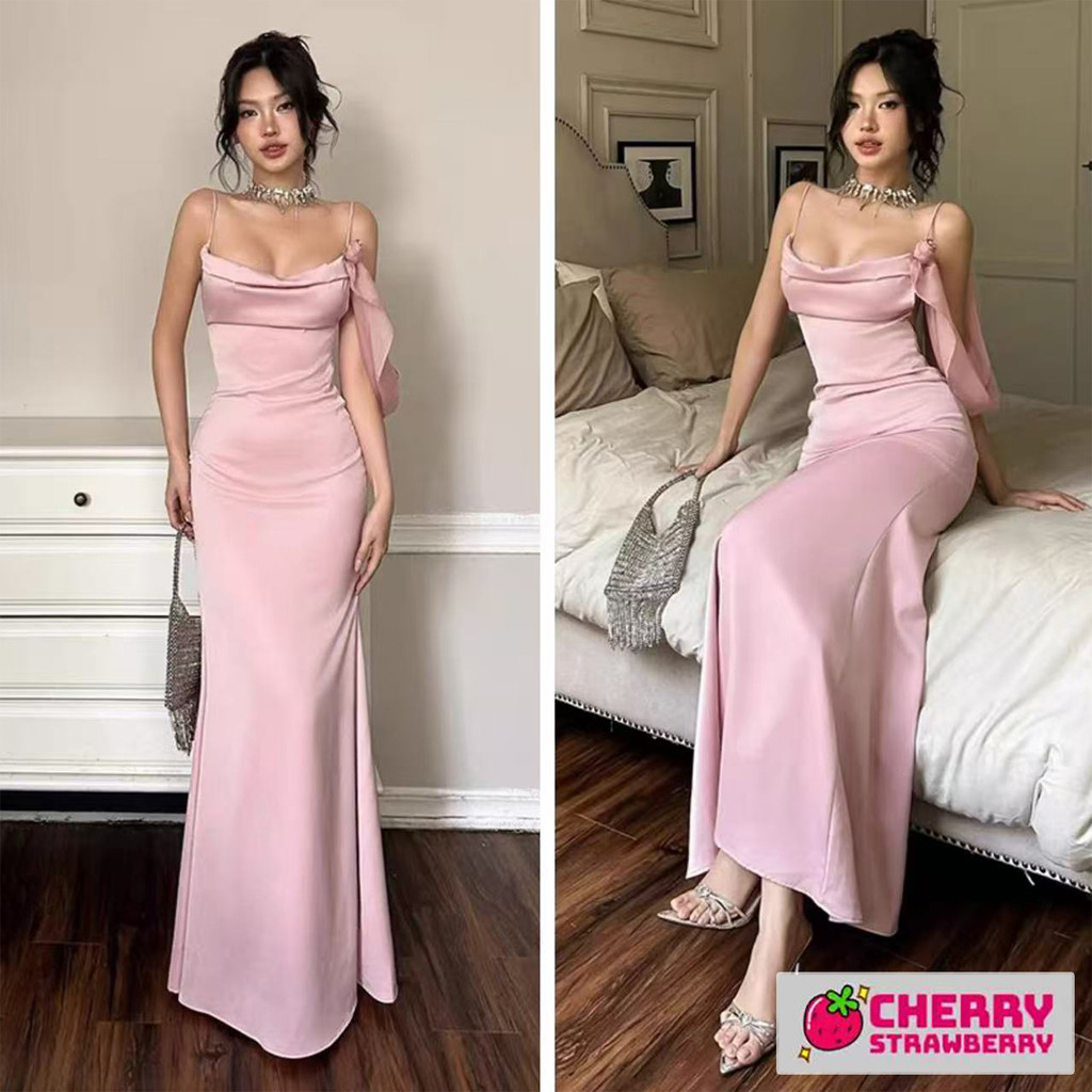 ชุดเดรสสีชมพู สายเดี่ยว เว้าหลัง โชว์แซ่บ