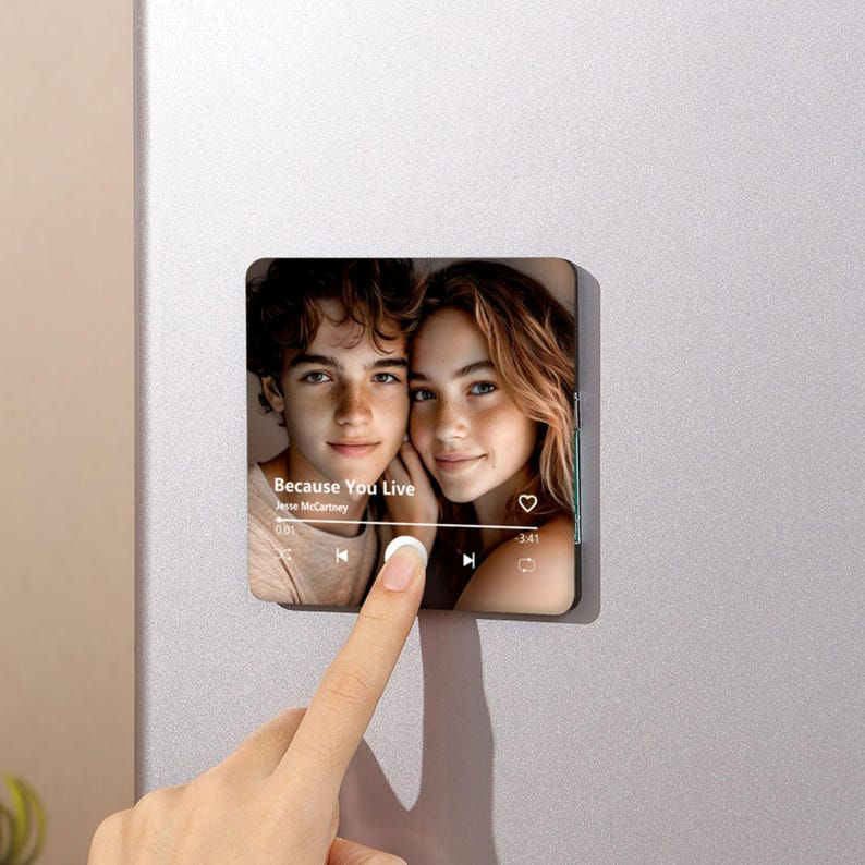 ภาพถ่ายที่กําหนดเองส่วนบุคคลตู้เย็นแม่เหล็กกับบลูทูธ-การเล่นเพลงที่เปิดใช้งาน: สัมผัสความทรงจําและเมโลดี้ที่ปลายนิ้วของคุณ!