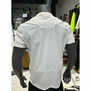 MANSTR เสื้อยืดแขนสั้นสำหรับผู้ชาย สีขาวและดำ ระบายอากาศได้ดี แห้งไว เหมาะสำหรับการวิ่งออกกำลังกายกลางแจ้ง