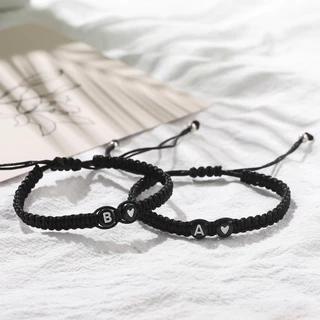 สร้อยข้อมือเชือกถักสีดำ อักษร A-Z จี้หัวใจมินิมอล ปรับสายได้ ของขวัญคู่รัก เพื่อนสนิท ของขวัญจบการศึกษา