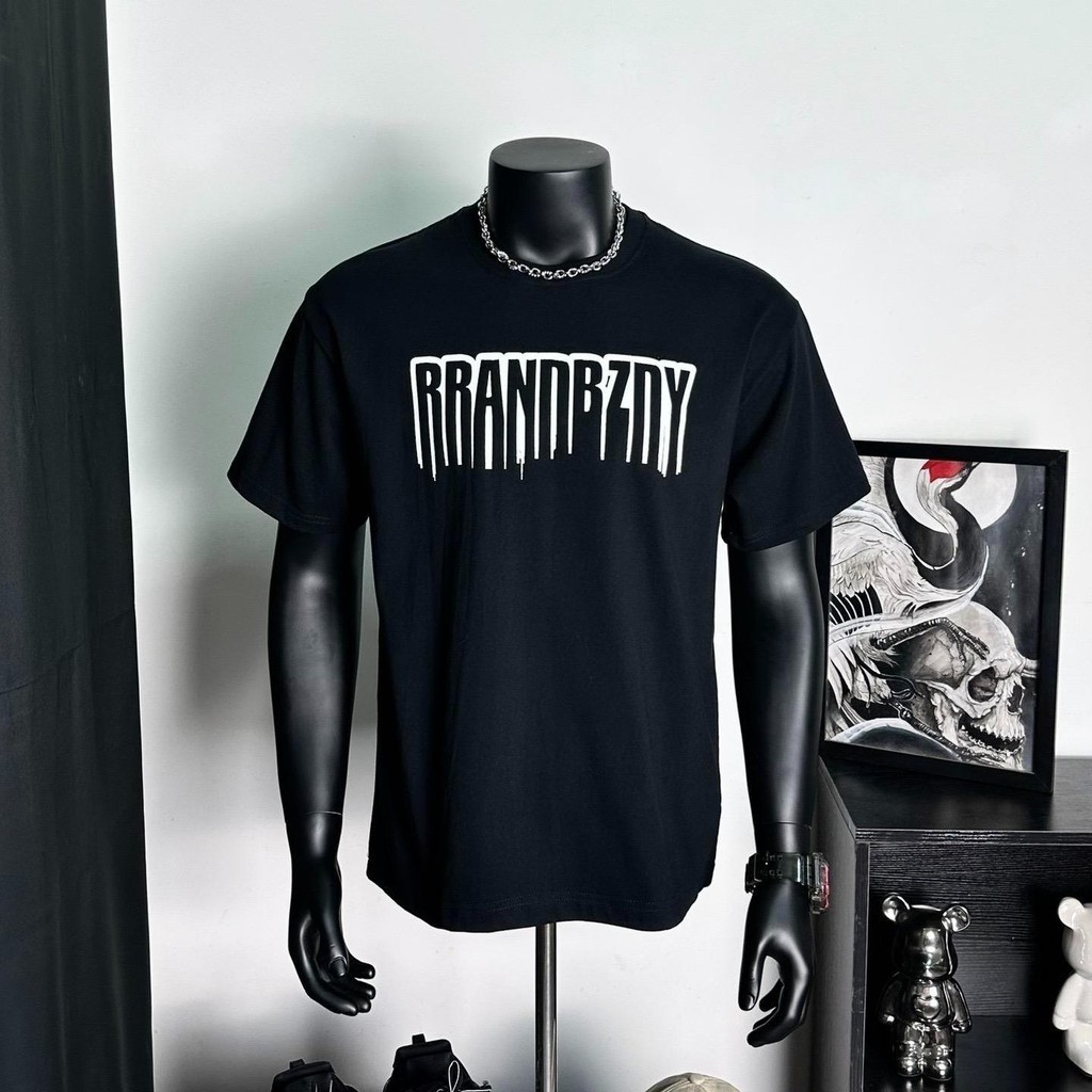 YT เสื้อยืดโอเวอร์ไซส์ใหม่ ผ้าฝ้ายแท้ 100% รูปแบบ "RRANDBZDY" คอกลม, เนื้อผ้ามีความนุ่ม หลวม, เรียบง่ายสไตล์เกาหลี