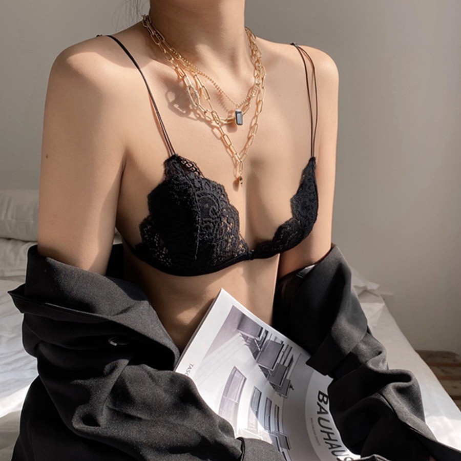 ผู้หญิงบางเฉียบฤดูร้อนลูกไม้สายบางที่สวยงามกลับด้านหน้าหัวเข็มขัดสามเหลี่ยมถ้วยชุดชั้นใน