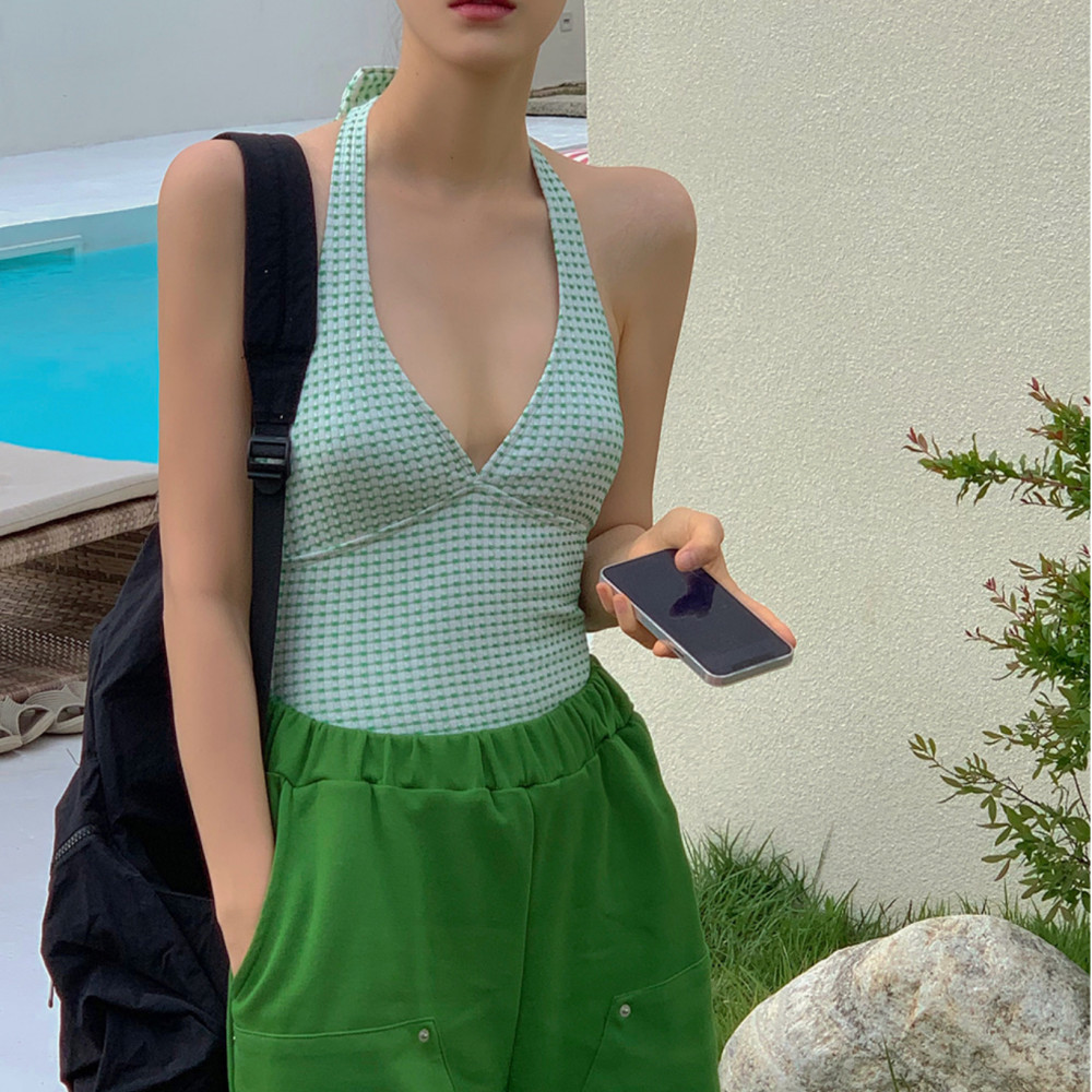 Gwenny M-XL ชุดว่ายน้ําวันพีซผู้หญิง แฟชั่นคอวีวันหยุดท่องเที่ยวว่ายน้ําชุดว่ายน้ําเกาหลี