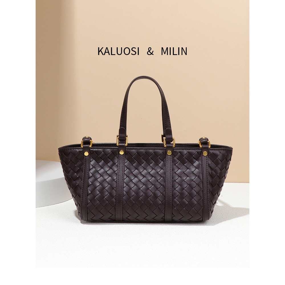 กระเป๋าใหม่ High-End Niche สุภาพสตรีทอ Baguette กระเป๋าถือแนวตั้งรูปแบบ One-Shoulder Cross-Body Tote Ve
