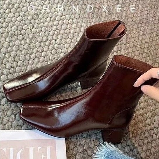 รองเท้าบูทสตรี เวอร์ชั่นเกาหลีแฟชั่นรองเท้าสั้นสแควร์ นิ้วเท้า ส้นหนากลับซิปสิทธิบัตรหนังสั้นหลอดแฟชั่นรองเท้าขนาด 35-40