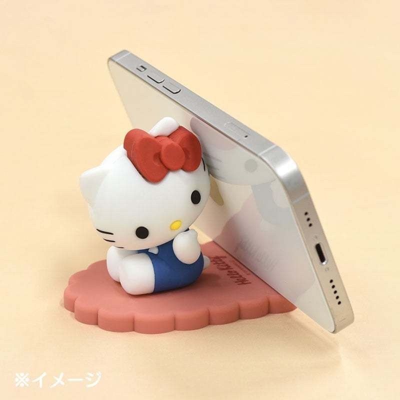 Sanrio Hand-Made ตุ๊กตาตุ๊กตาน่ารัก Kuromi Melody ขาตั้งโทรศัพท์มือถือ Universal เดสก์ท็อปสามมิติตุ๊กตาการสร้างแบบจําลองเครื่องประดับขี้เกียจไล่ละครขาตั้ง