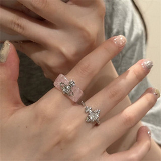 แหวนอะคริลิคเรขาคณิตดีไซน์ดาวเสาร์สำหรับสตรี