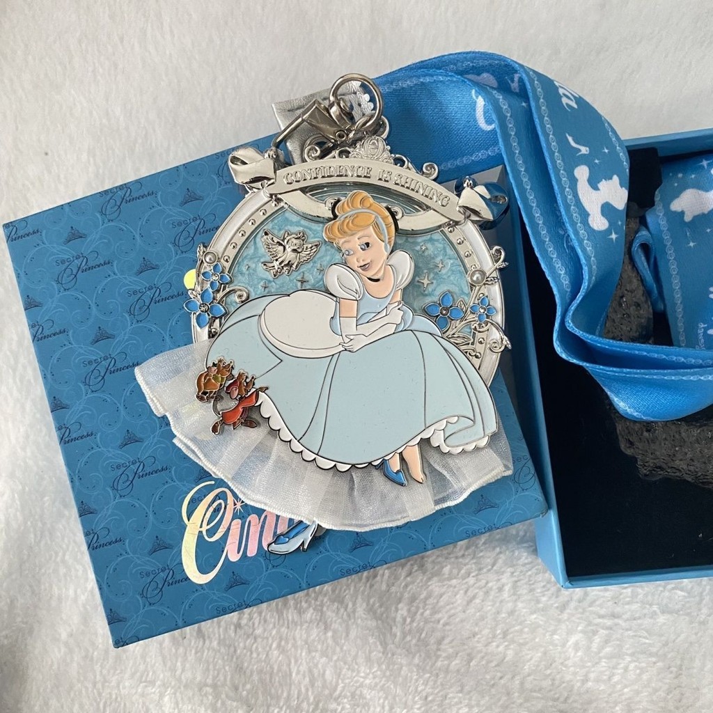 Official Keep Medal Disney Series Dream Ball Cinderella ของขวัญแท้/z1.8