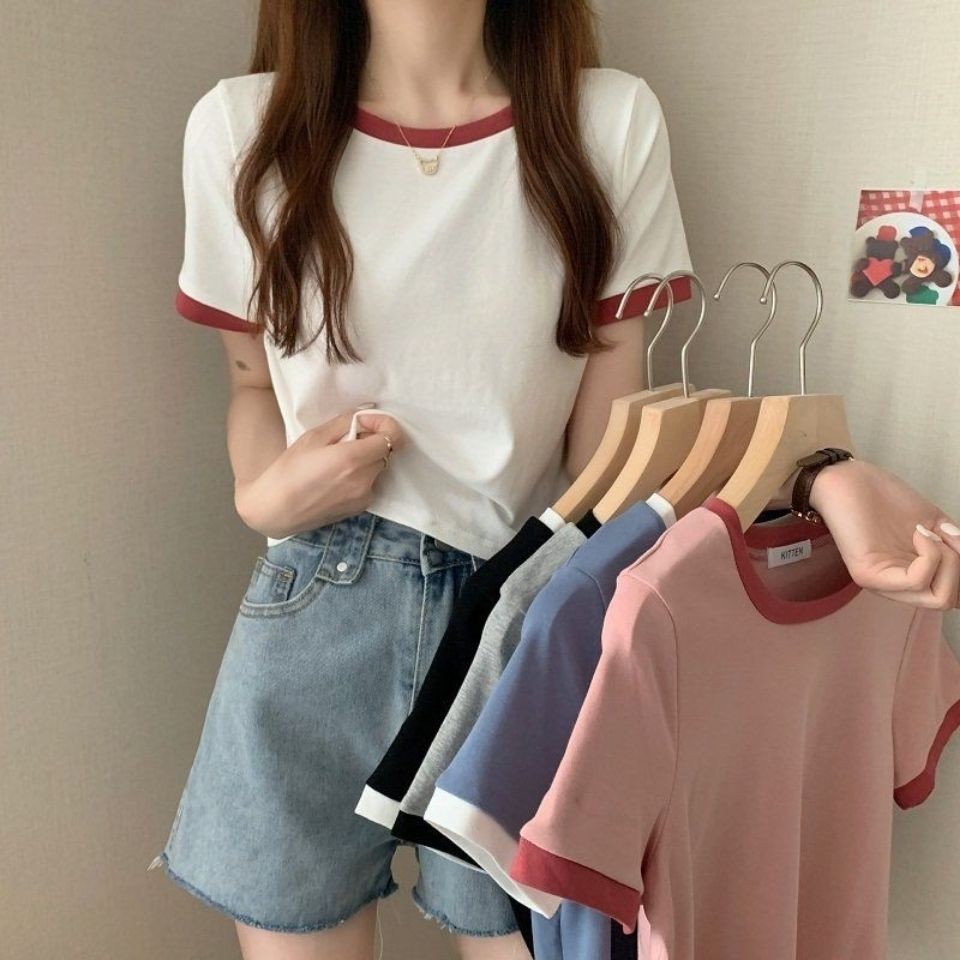 เสื้อยืดแขนสั้นสีตัดกันสำหรับผู้หญิง ทรงเข้ารูป สไตล์เกาหลี อินเทรนด์ สำหรับฤดูร้อนปี 2025