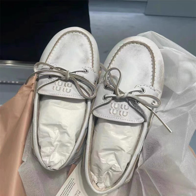 [คลังสินค้าพร้อม] Miumi-cowhide Version ~ รองเท้าหนัง Niche แฮนด์เมดย้อนยุคสําหรับผู้หญิง