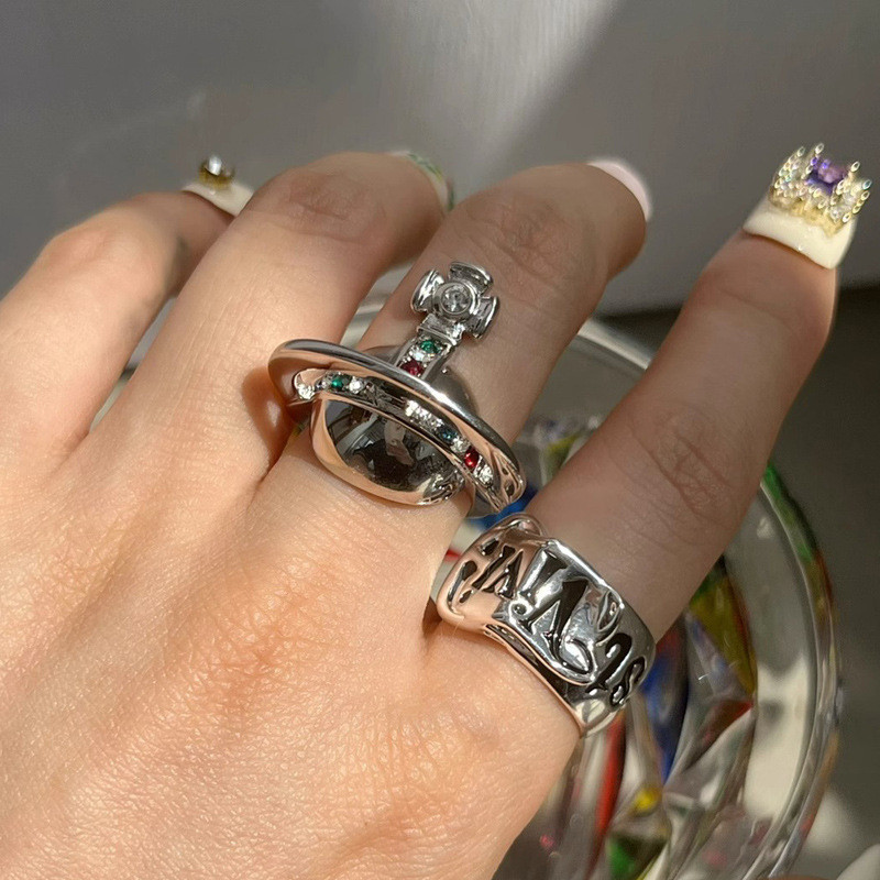 Vivienne Westwood ไม่สม่ําเสมอแหวน Niche สามมิติ Saturn หยดเคลือบเปิดแหวนหญิง Genderless Retro ins อินเทรนด์แหวนที่ไม่ซ้ํากัน