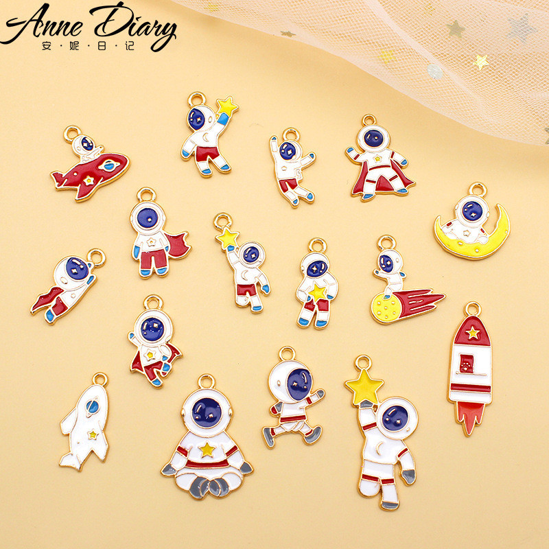 2 ชิ้น/ล็อตนักบินอวกาศ Star Picking Cloak Flying Spaceman Rocket Alloy เคลือบจี้อุปกรณ์เสริม Charms สําหรับผู้หญิง, Key Chain/ต่างหู/สร้อยคอจี้ Handmade DIY เครื่องประดับ 097