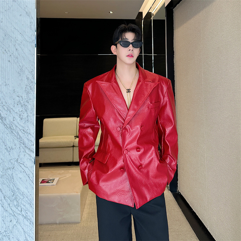 Niche แฟชั่นหนังจระเข้เนื้อไหล่แผ่นหนังเงาสีแดง Slim-fit หล่อเสื้อสูทหนังชายนักร้องเสื้อผ้าประสิทธิภาพ ราคา ถูกที่สุด ดีลบีเคเค แกลเลอรีภาพที่ 5