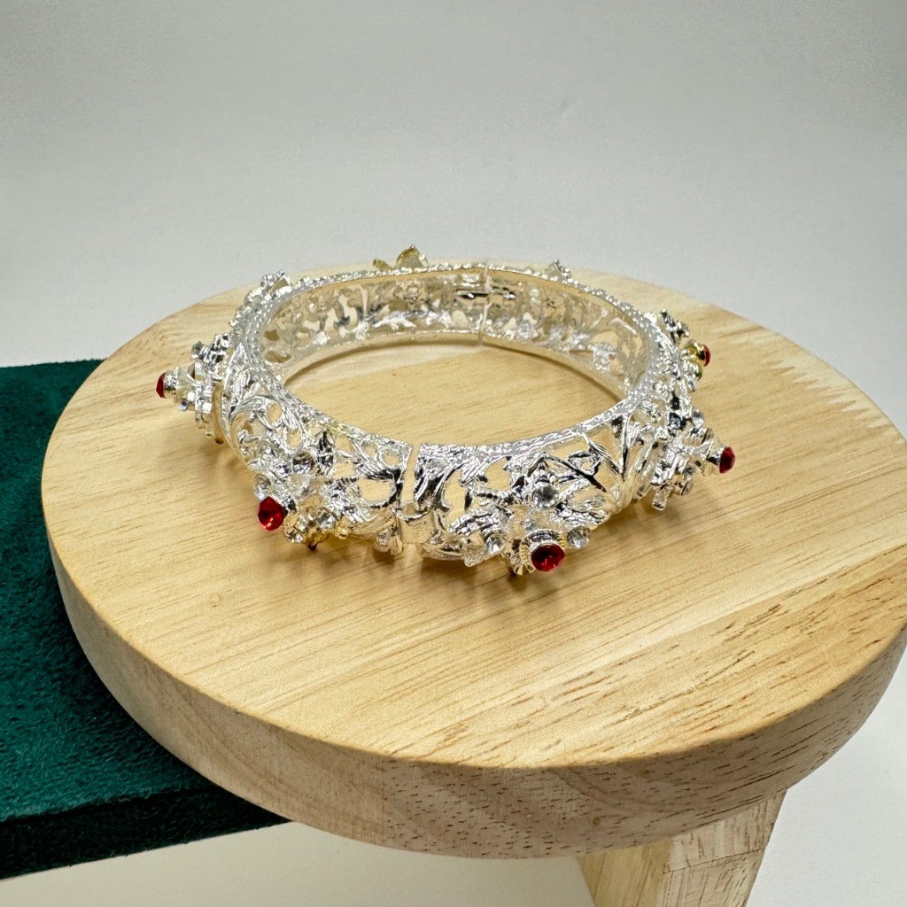 1ชิ้น กำไลข้อมือ เครื่องประดับชุดไทย ชุดนางรำ เจ้าสาว สวมใส่เทศกาลลอยกระทงปีใหม่