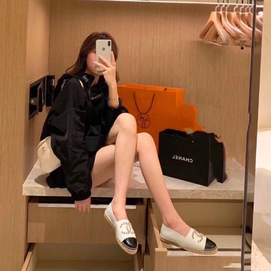 รองเท้าชาวประมงย้อนยุครองเท้าส้นแบนแฟชั่นผู้หญิงจับคู่สีรองเท้าไม่มีส้นแบบสวม