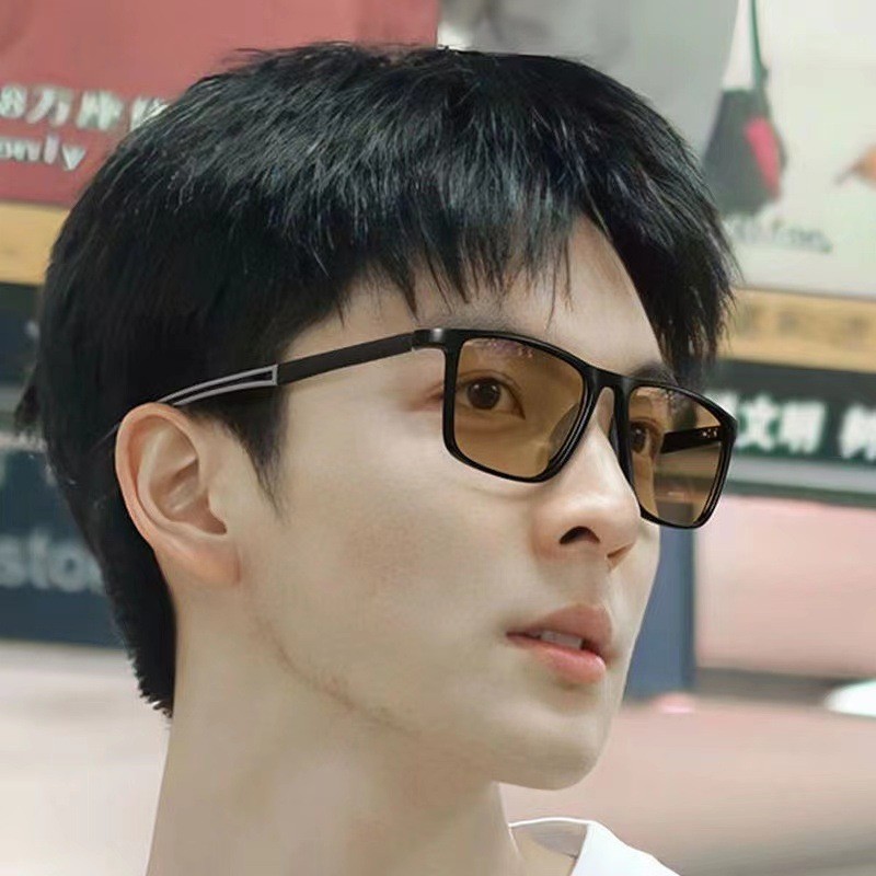 แว่นตากีฬาเปลี่ยนสี กันแสงบลูไลท์ แว่นตาเข้มสำหรับผู้ชาย ใช้ในการกิจกรรมนอกบ้าน ป้องกันการกระทบ ไม่หล่น ใช้ได้ทั้งกลางวันและกลางคืน สไตล์สมบูรณ์สำหรับกีฬา
