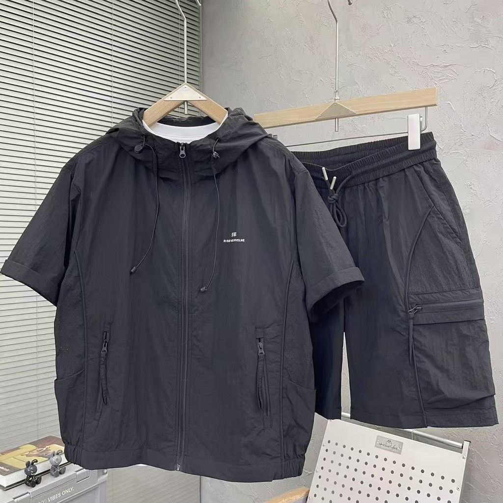 2025 ฤดูร้อน Breathable Hooded แขนสั้นกางเกงขาสั้นแฟชั่นผู้ชาย Casual All-Match T-Xu กางเกง 2-