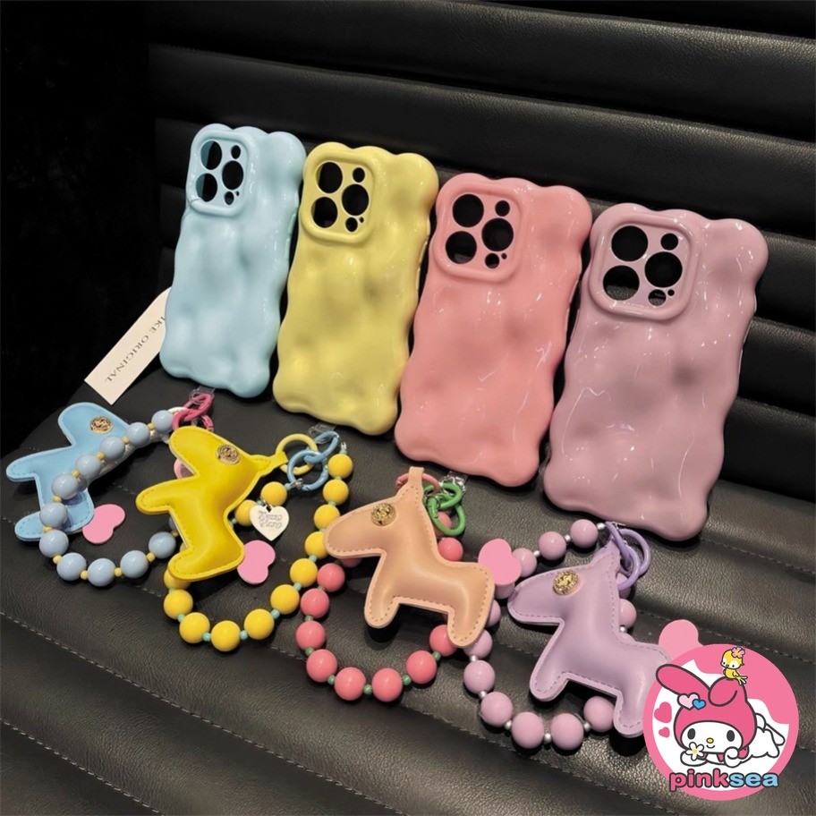 หนังฟองคลื่นสี Macaron Horse กรณีโทรศัพท์ที่มีโซ่ลูกปัดที่เข้ากันได้สำหรับ iPhone 16 15 14 13 12 11 Pro Max X Xr Xs Max 8 7 6 Plus แฟชั่นแบบง่ายต่อต้านการตกอ่อน