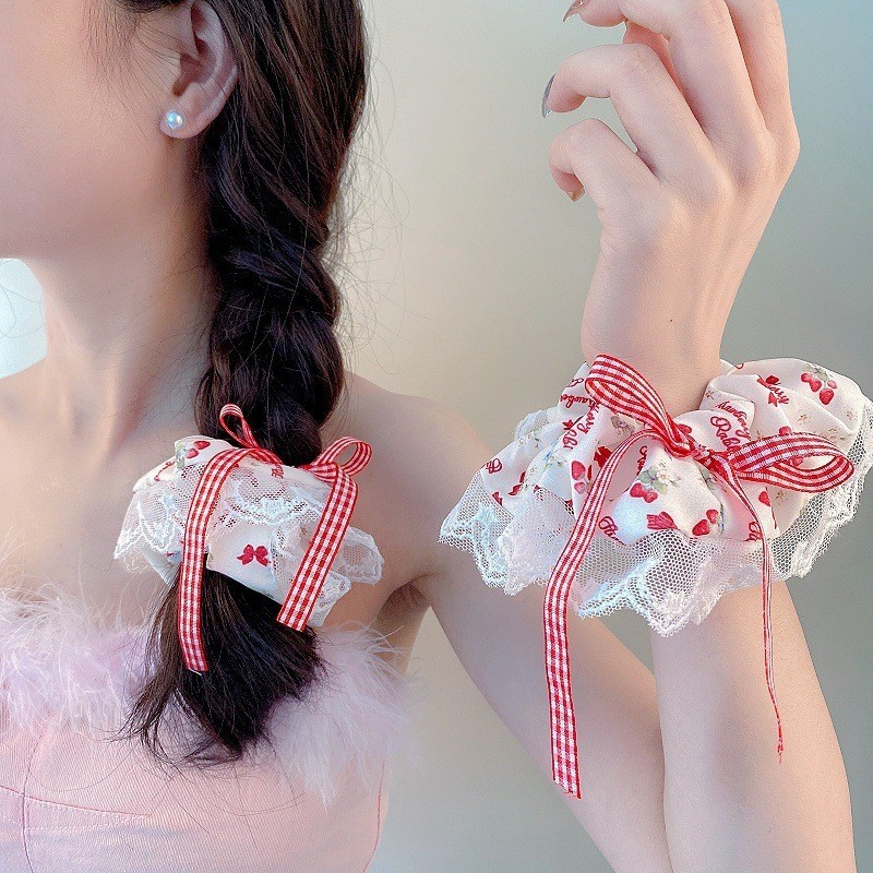 โบว์ลูกไม้สีแดงหวานและน่ารักของผู้หญิงฤดูร้อนใหม่ยืดหยุ่นลําไส้ใหญ่ผูกผม
