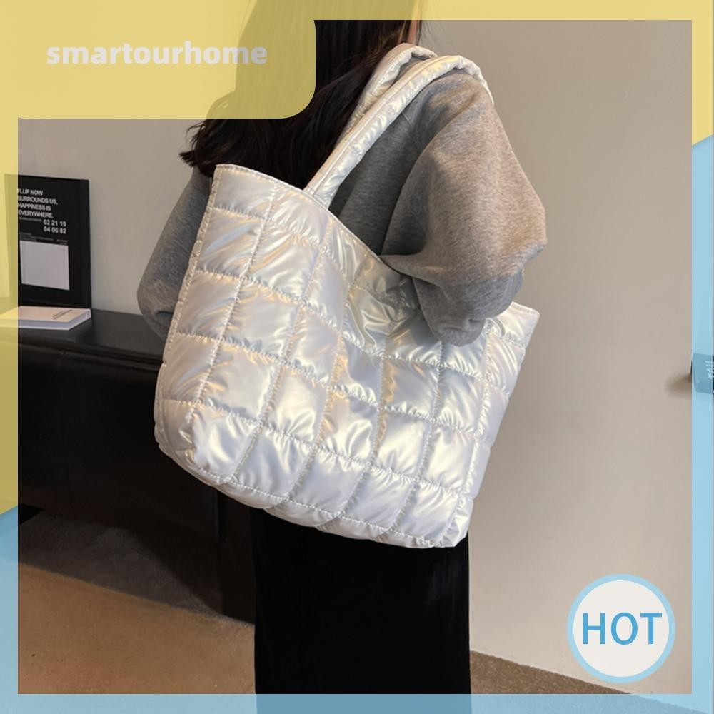 [smartourhome.th] มีในกรุงเทพ🚚Cloud bubble bag กระเป๋าคาดลำตัวความจุขนาดใหญ่ กระเป๋าช้อปปิ้งแบบมีประกายแวววาว กระเป๋าสะพายไหล่แบบหนาทันสมัย ​​เหมาะกับการเดินทางในชีวิตประจำวันของผู้หญิง