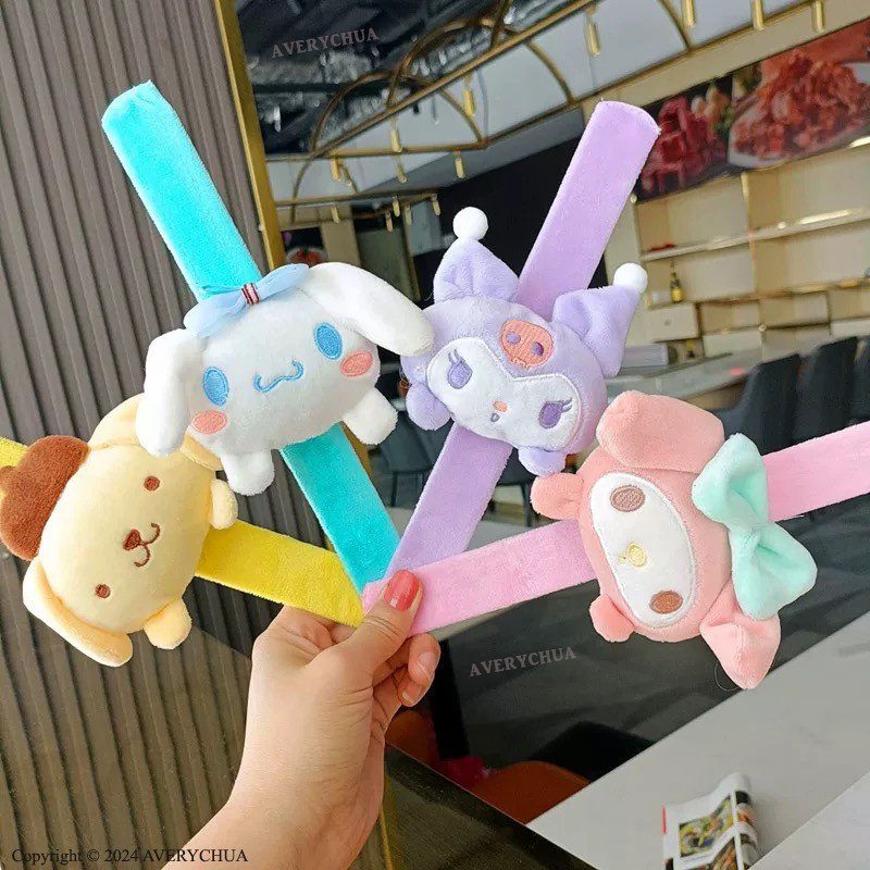 การ์ตูน Sanrio Plush Clap วงกลมของเล่น Hello Kitty Melody Kuromi สายรัดข้อมือ LinaBell Slap สร้อยข้อมือมือ Clap แหวนเด็ก Party Favor ของขวัญ