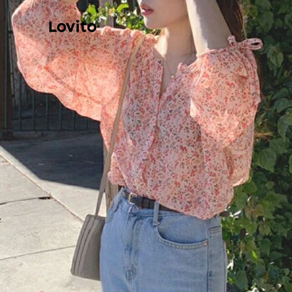 Lovito เสื้อบลาส์ลายดอกไม้ มีกระดุม แบบผูกเชือก สไตล์ลำลอง สำหรับผู้หญิง LNA16077 (สีชมพู)