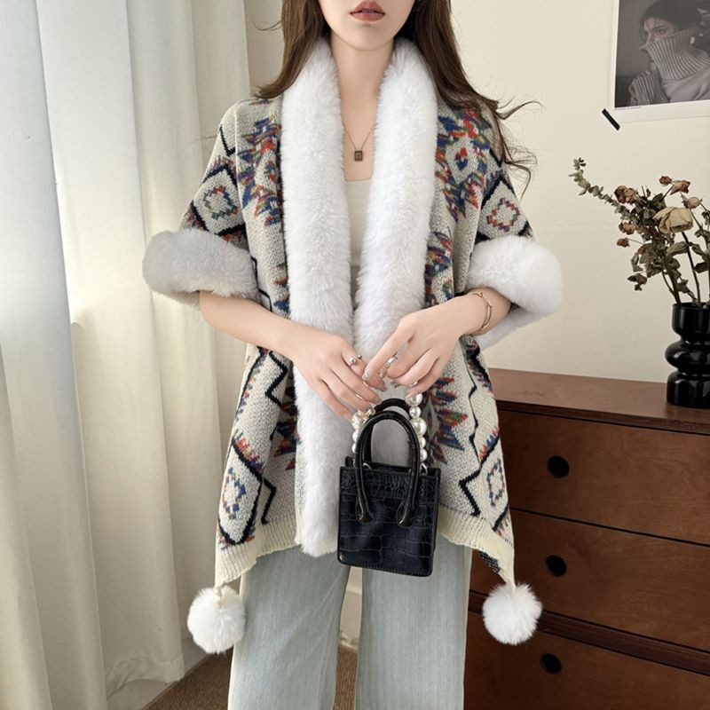 ผ้าคลุมไหล่หญิงสวมใส่ด้านนอกเสื้อคลุมชาติพันธุ์ดอกรักท่องเที่ยวหมัด-ในภาพสวมใส่
