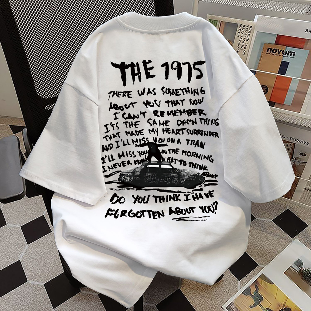 เสื้อยืดผ้าฝ้ายแท้ระบายอากาศ พิมพ์ลายข้อความจากเพลงของ THE 1975